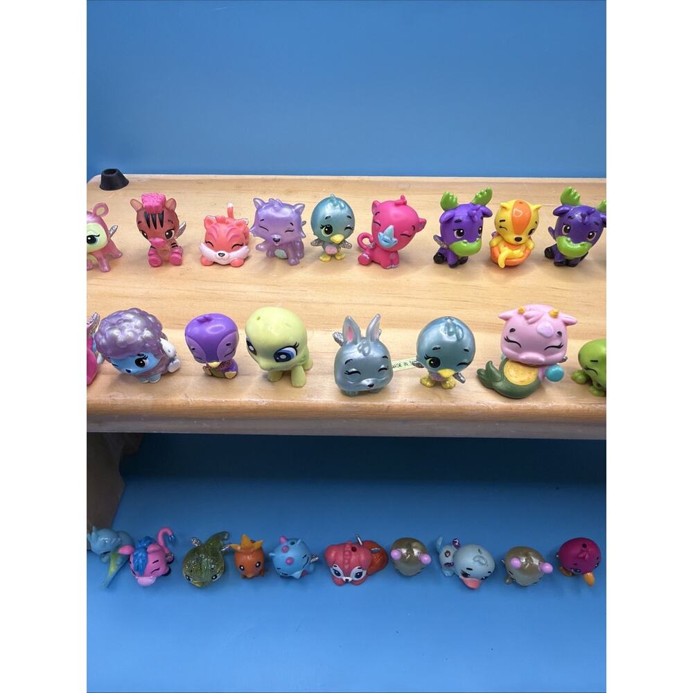 Hatchimals Colleggtibles 33 Collectible Mini Figures Glitter Wings Animals - Picture 4 of 12